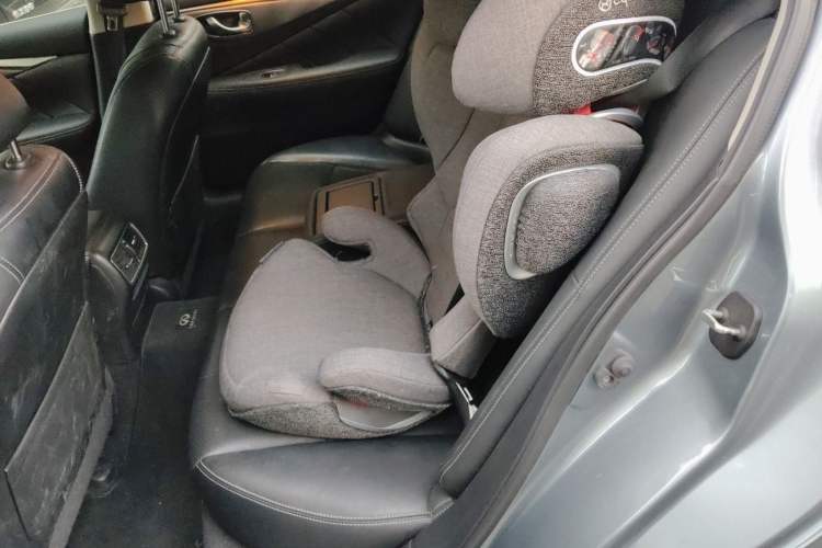 Used Infiniti Q50 2014 3.7L Comfort Edition Left Rear Seat