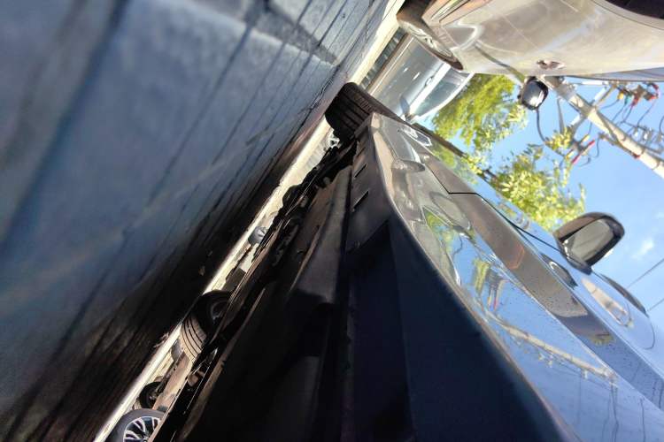 Used Infiniti Q50 2014 2.0T Luxury Edition Left Side Sill