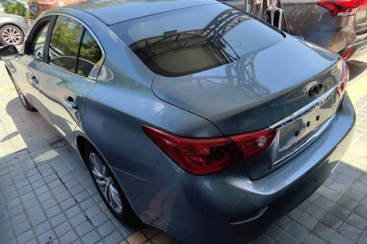 Used Infiniti Q50 2014 2.0T Luxury Edition Left Side