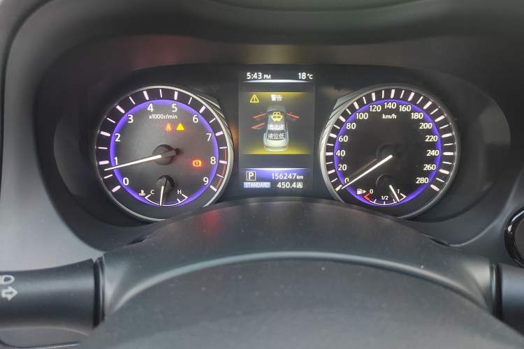 Used Infiniti Q50 2014 3.7L Luxury Sport Edition Odometer Close Up