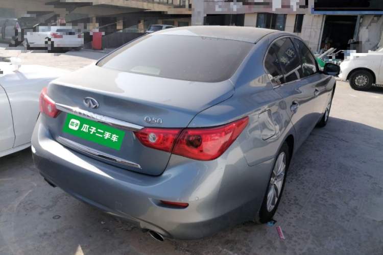 Used Infiniti Q50 2014 2.0T Luxury Edition Rear Right 45 Deg
