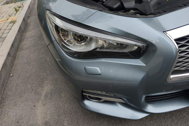 Used Infiniti Q50 2014 3.7L Comfort Edition Right Front Headlight