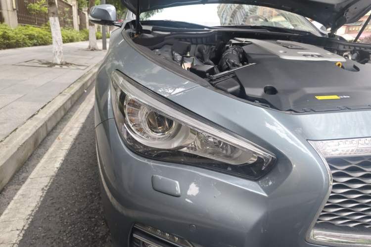 Used Infiniti Q50 2014 3.7L Comfort Edition Right Front Headlight