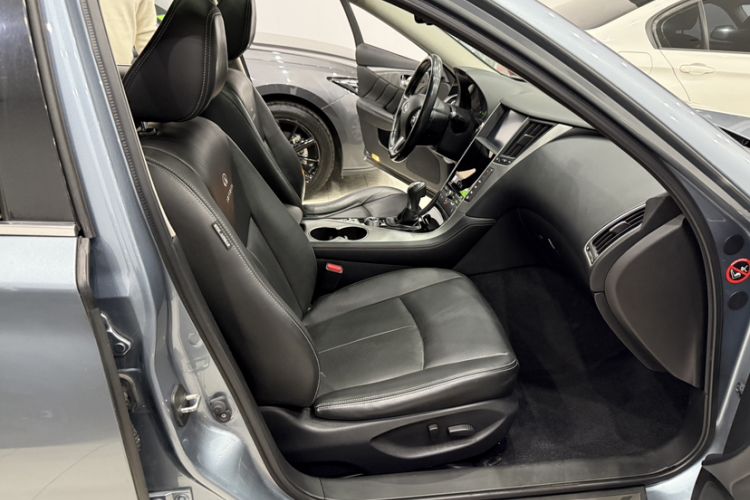 Used Infiniti Q50 2014 2.0T Luxury Edition Right Front Seat