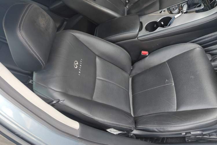 Used Infiniti Q50 2014 2.0T Luxury Edition Right Front Seat
