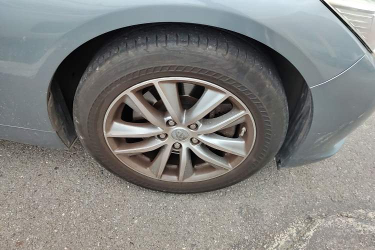 Used Infiniti Q50 2014 2.0T Comfort Edition Right Front Wheel Hub