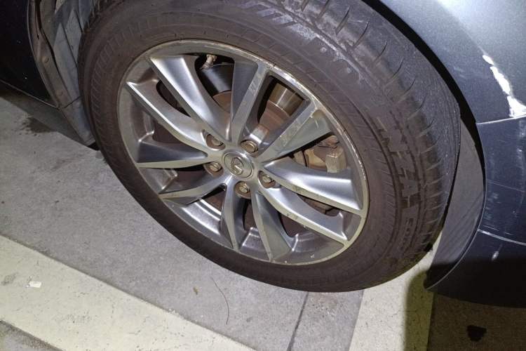 Used Infiniti Q50 2014 2.0T Luxury Edition Right Front Wheel Hub