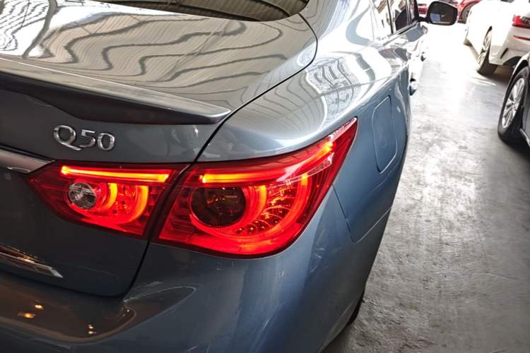 Used Infiniti Q50 2014 2.0T Comfort Edition Right Rear Taillight