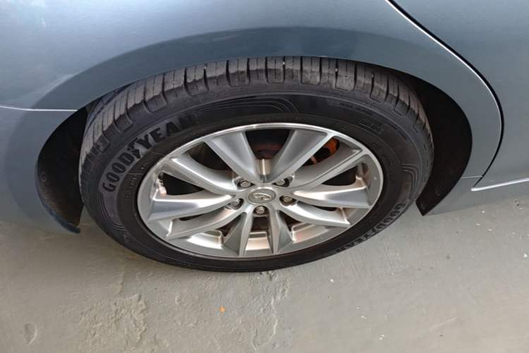 Used Infiniti Q50 2014 2.0T Comfort Edition Right Rear Wheel Hub