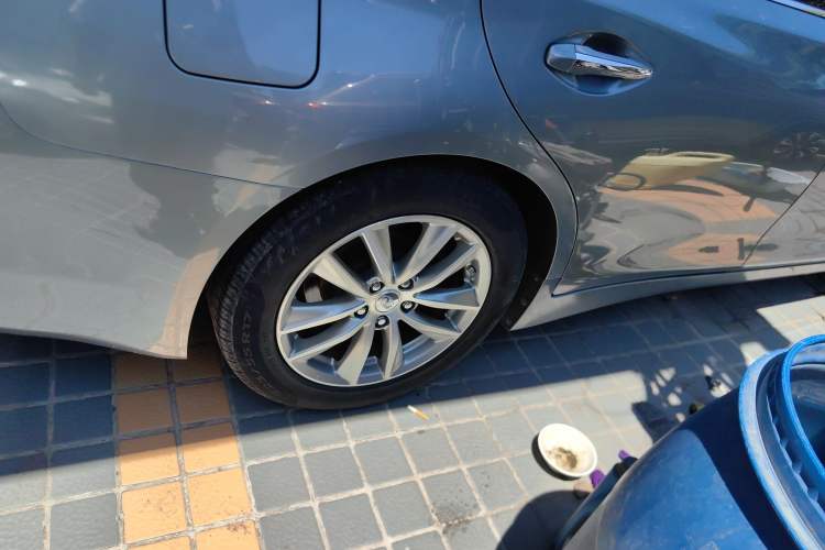 Used Infiniti Q50 2014 2.0T Luxury Edition Right Rear Wheel Hub