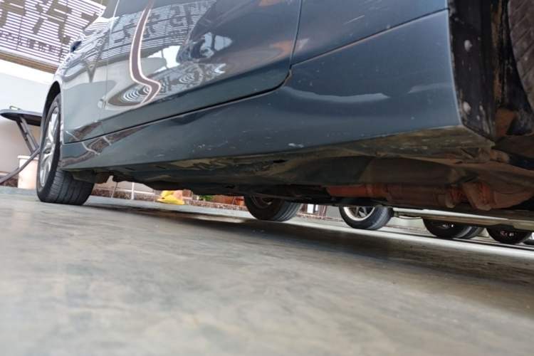 Used Infiniti Q50 2014 2.0T Comfort Edition Right Side Sill