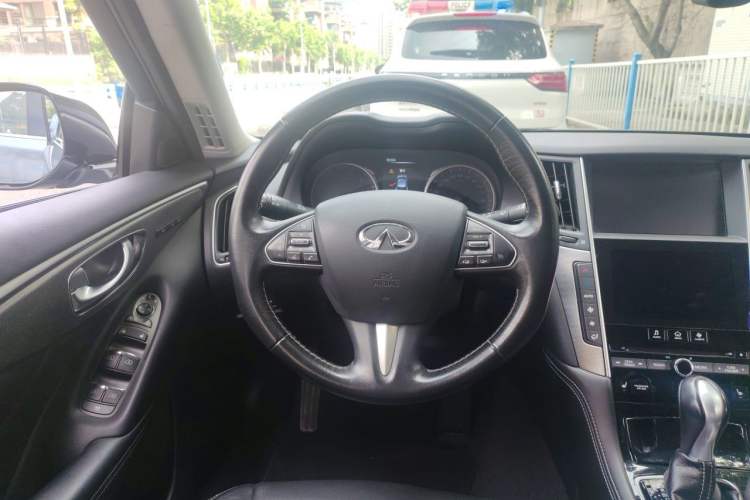 Used Infiniti Q50 2014 3.7L Comfort Edition Steering Wheel