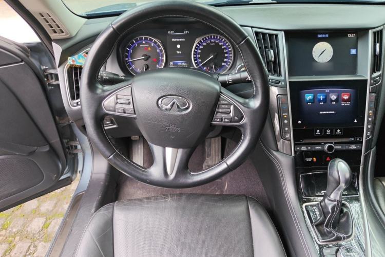 Used Infiniti Q50 2014 2.0T Comfort Edition Steering Wheel