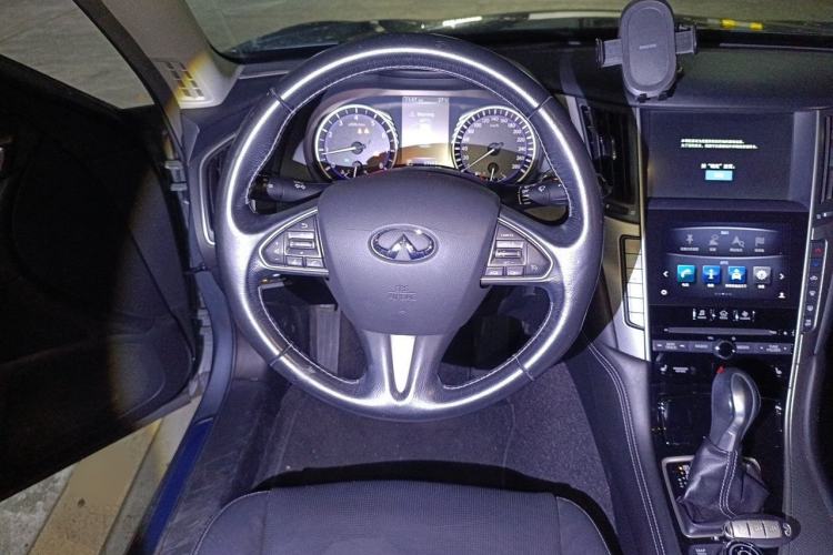 Used Infiniti Q50 2014 2.0T Luxury Edition Steering Wheel