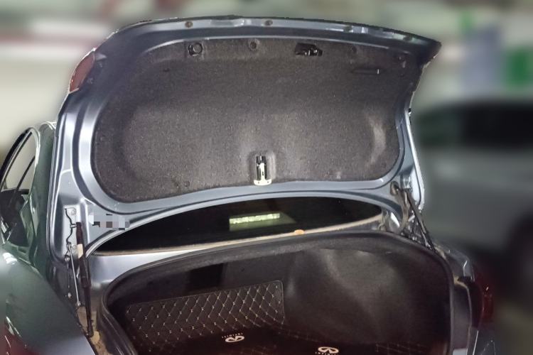 Used Infiniti Q50 2014 3.7L Comfort Edition Trunk
