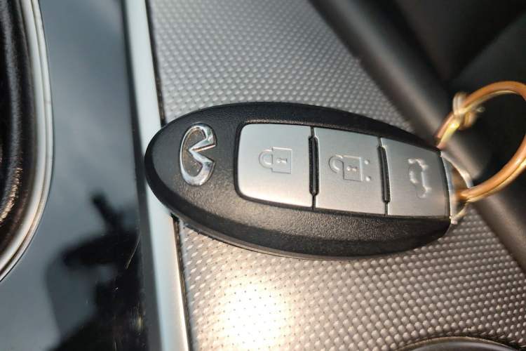 Used Infiniti Q50 2014 3.7L Comfort Edition Vehicle Key