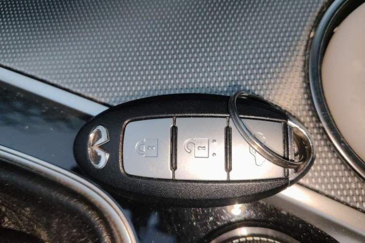 Used Infiniti Q50 2014 3.7L Comfort Edition Vehicle Key