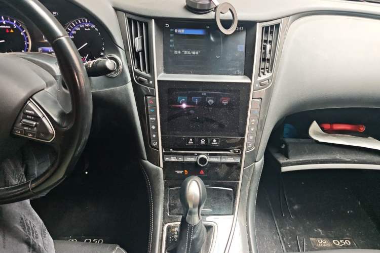 Used Infiniti Q50 2014 2.0T Comfort Edition Audio And AC Panel