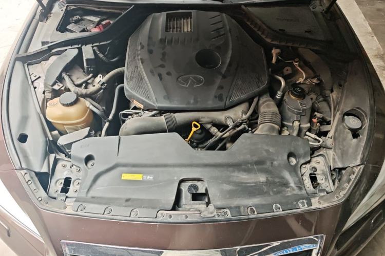 Used Infiniti Q50 2014 2.0T Comfort Edition Engine Bay