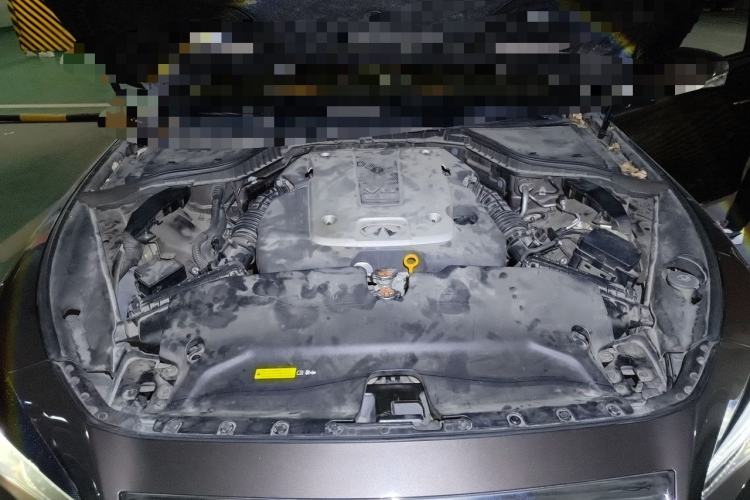 Used Infiniti Q50 2014 3.7L Luxury Edition Engine Bay