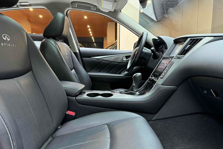 Used Infiniti Q50 2014 3.7L Comfort Edition Interior 3