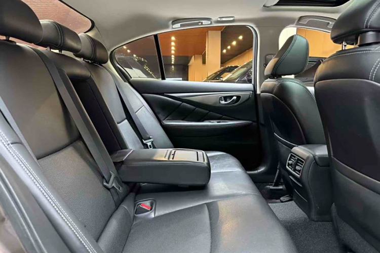 Used Infiniti Q50 2014 3.7L Comfort Edition Interior 5