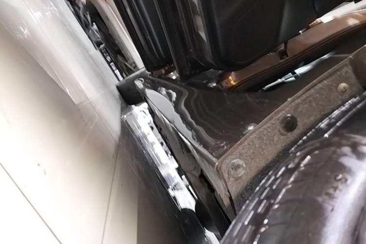 Used Infiniti Q50 2014 3.7L Comfort Edition Left Side Sill