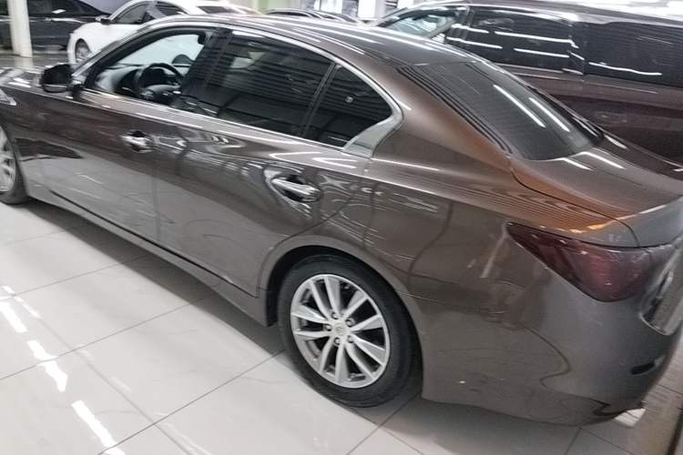 Used Infiniti Q50 2014 3.7L Comfort Edition Rear Left 45 Deg