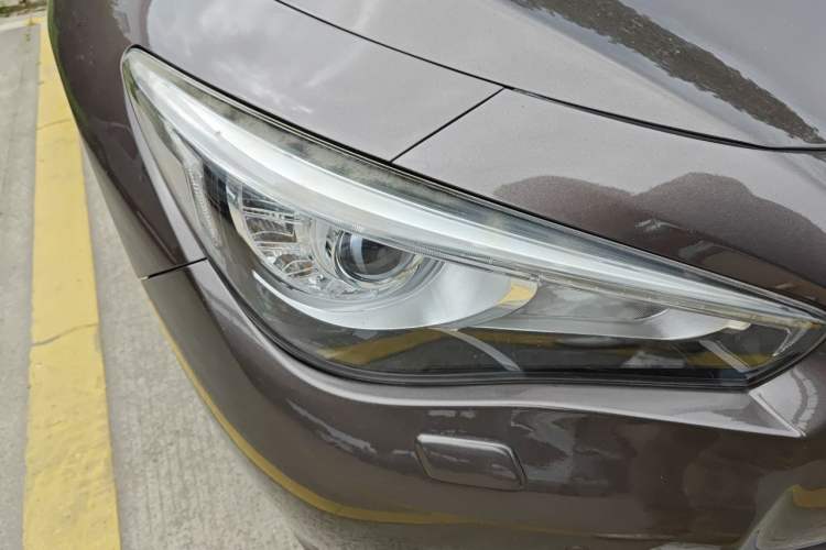 Used Infiniti Q50 2014 3.7L Comfort Edition Right Front Headlight