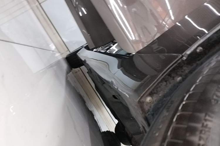 Used Infiniti Q50 2014 3.7L Comfort Edition Right Side Sill