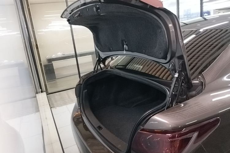 Used Infiniti Q50 2014 3.7L Comfort Edition Trunk