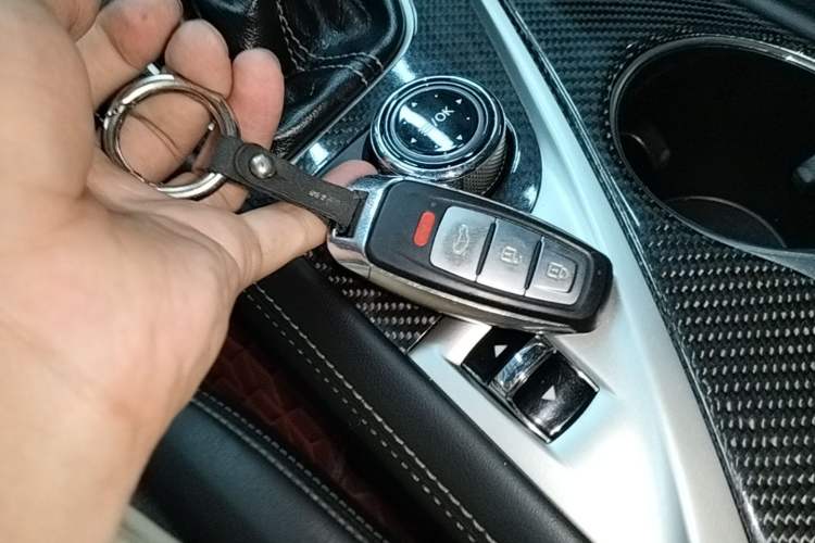Used Infiniti Q50 2014 3.7L Comfort Edition Vehicle Key