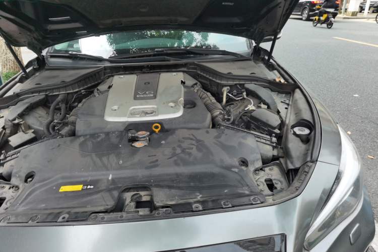Used Infiniti Q50 2014 3.7L Luxury Sport Edition Engine Bay Left