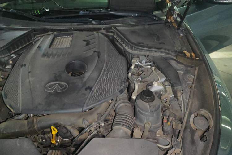 Used Infiniti Q50 2014 3.7L Comfort Edition Engine Bay Left