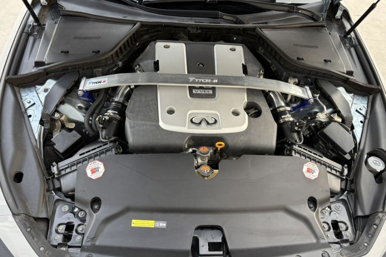 Used Infiniti Q50 2014 3.7L Luxury Sport Edition Engine Bay