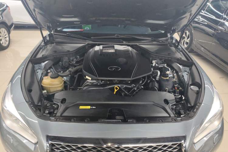 Used Infiniti Q50 2014 2.0T Comfort Edition Engine Bay