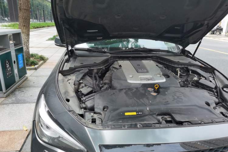 Used Infiniti Q50 2014 3.7L Luxury Sport Edition Engine Bay Right