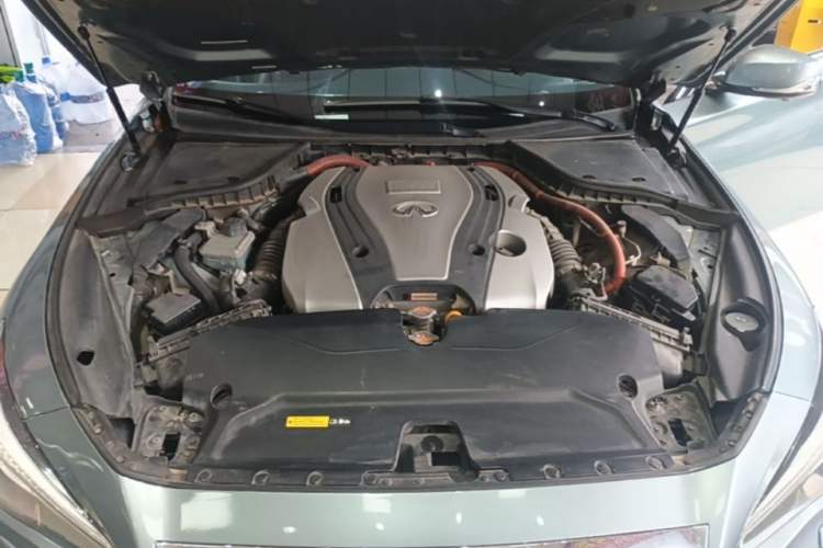Used Infiniti Q50 2014 3.5L Hybrid Flagship Edition Engine Bay