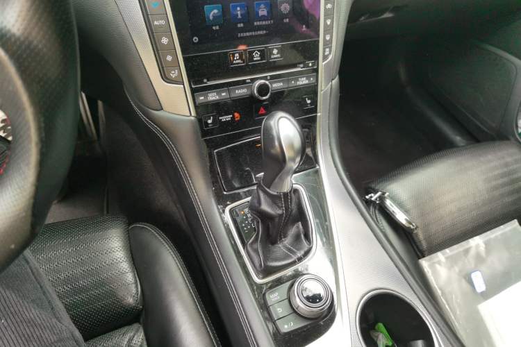 Used Infiniti Q50 2014 3.7L Luxury Sport Edition Gear Lever