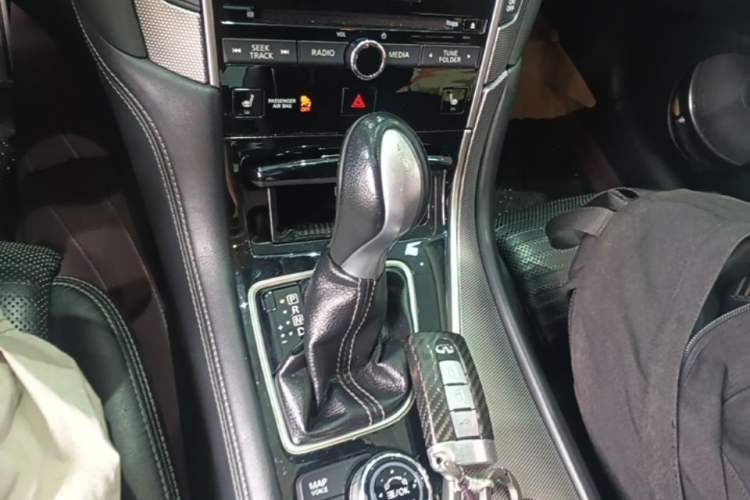 Used Infiniti Q50 2014 3.5L Hybrid Flagship Edition Gear Lever