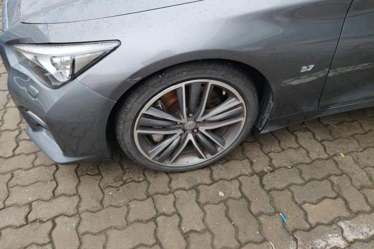 Used Infiniti Q50 2014 3.7L Luxury Sport Edition Left Front Wheel Hub