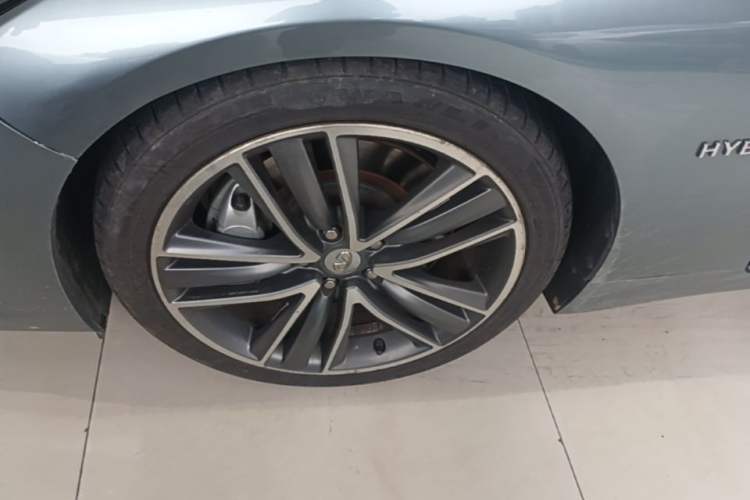 Used Infiniti Q50 2014 3.5L Hybrid Flagship Edition Left Front Wheel Hub
