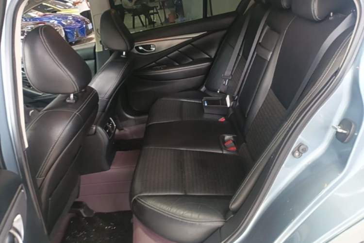Used Infiniti Q50 2014 3.5L Hybrid Flagship Edition Left Rear Seat