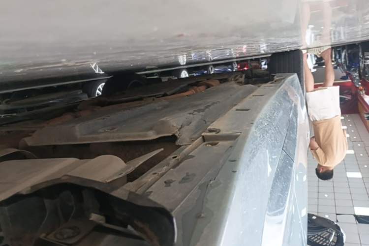 Used Infiniti Q50 2014 3.5L Hybrid Flagship Edition Left Side Sill