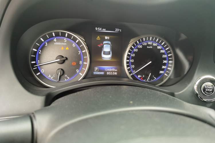 Used Infiniti Q50 2014 3.7L Luxury Sport Edition Odometer Close Up