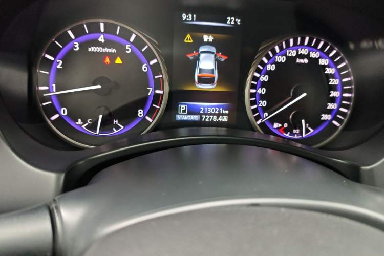 Used Infiniti Q50 2014 2.0T Comfort Edition Odometer Close Up