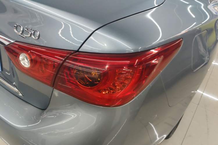 Used Infiniti Q50 2014 2.0T Comfort Edition Right Rear Taillight