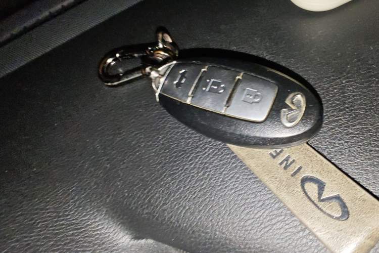 Used Infiniti Q50 2014 3.7L Comfort Edition Vehicle Key