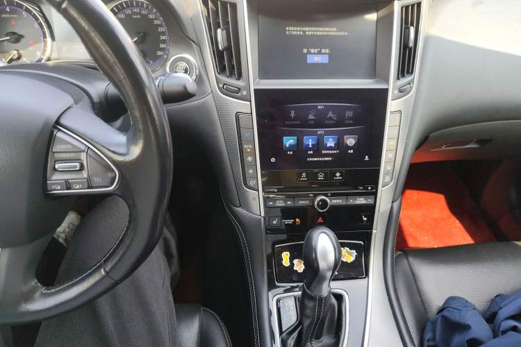 Used Infiniti Q50 2014 2.0T Luxury Edition Audio And AC Panel