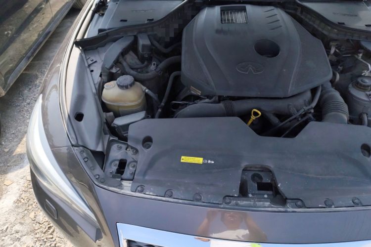 Used Infiniti Q50 2014 2.0T Luxury Edition Engine Bay Right